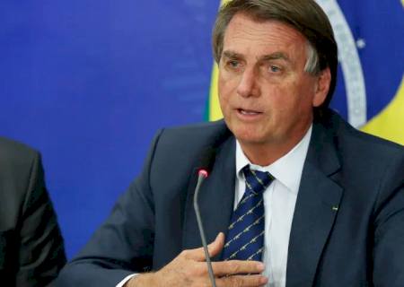 Subsídio a combustíveis é excepcional, e Guedes vai decidir, diz Bolsonaro